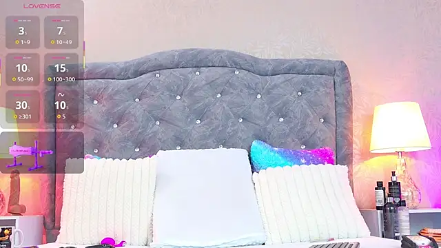 ZafiroClean online show from January 14, 2026, 7:30 pm