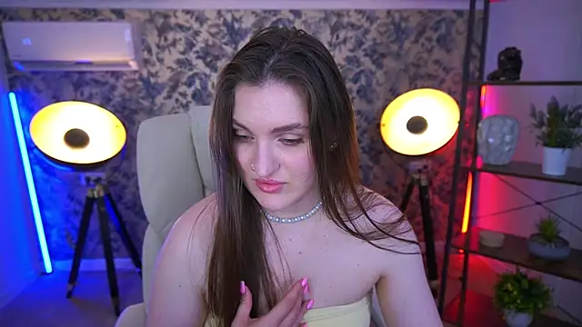 EmmyCharmm online show from July 1, 2026, 5:42 am