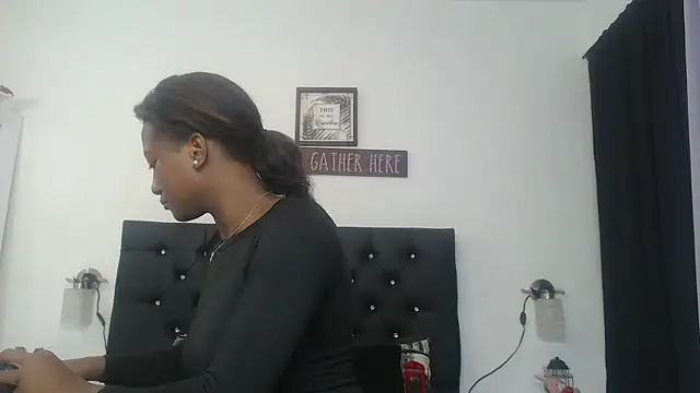 Snapshot of AshlieGreen1 chatting on February 19, 2025, 2:55 am AshlieGreen1 online show from February 19, 2025, 2:55 am