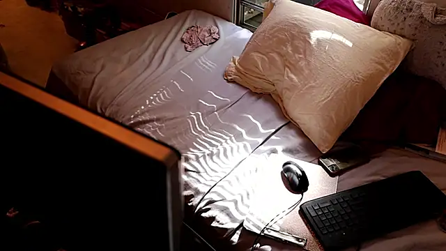 xxpixeyxx online show from October 15, 2025, 4:29 pm