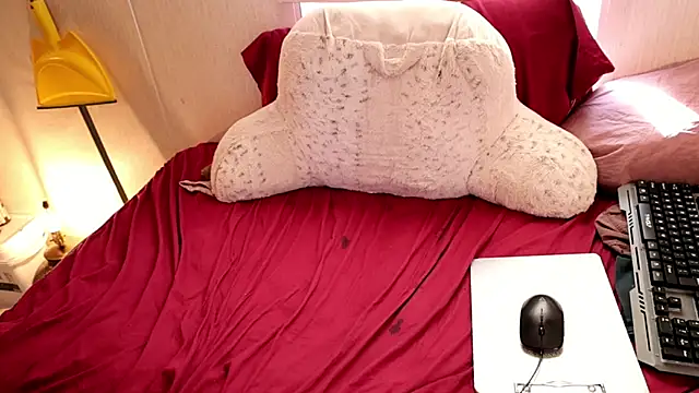 xxpixeyxx online show from February 18, 2026, 4:03 pm