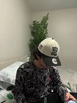 Snapshot of demonslayerr999 chatting on February 27, 2025, 4:20 am demonslayerr999 online show from February 27, 2025, 4:20 am