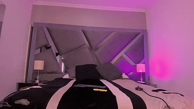 JulietaHazze online show from October 18, 2025, 3:42 am