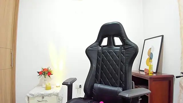 Snapshot of amara_falcon chatting on October 7, 2025, 12:24 pm amara falcon online show from October 7, 2025, 12:24 pm