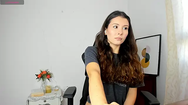 Snapshot of amara_falcon chatting on November 6, 2025, 1:12 pm amara falcon online show from November 6, 2025, 1:12 pm