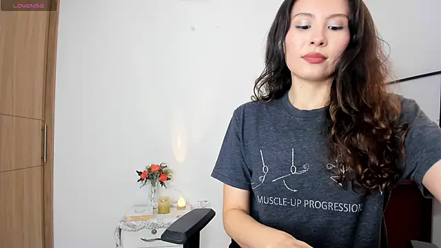 Snapshot of amara_falcon chatting on November 11, 2025, 1:55 pm amara falcon online show from November 11, 2025, 1:55 pm