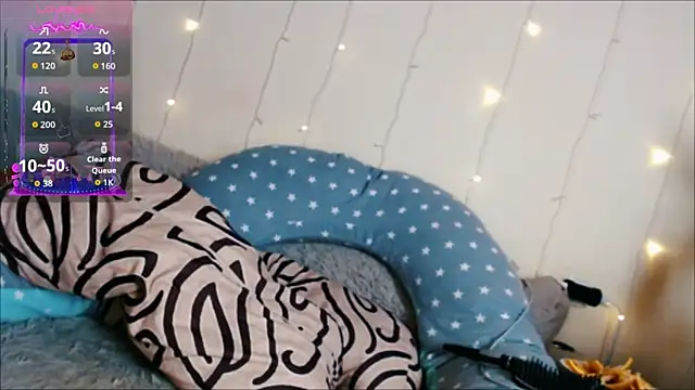 tia meow online show from April 15, 2026, 7:58 pm