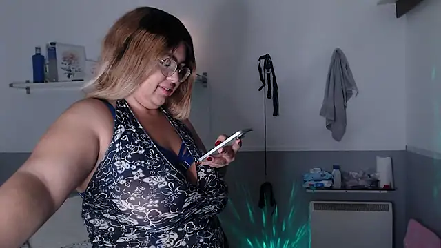 Latina BigBoobs online show from December 13, 2025, 9:42 pm