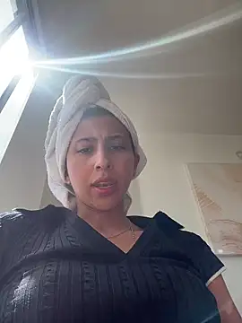 Ameellie online show from November 11, 2025, 3:12 pm