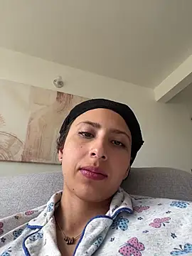 Ameellie online show from November 23, 2025, 2:17 pm