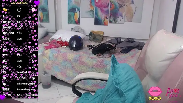 alegriamartinez online show from October 14, 2025, 7:03 pm