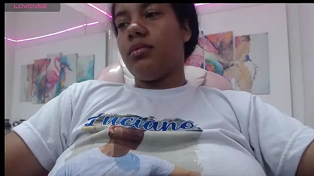 alegriamartinez online show from October 31, 2025, 7:37 pm