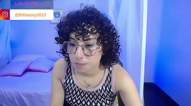 Snapshot of little__amy_ chatting on December 20, 2024, 11:37 pm little amy online show from December 20, 2024, 11:37 pm