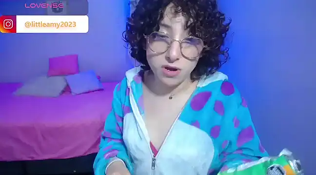 Snapshot of little__amy_ chatting on January 9, 2025, 10:41 am little amy online show from January 9, 2025, 10:41 am