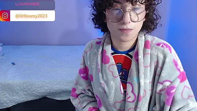 Snapshot of little__amy_ chatting on January 27, 2025, 8:39 pm little amy online show from January 27, 2025, 8:39 pm