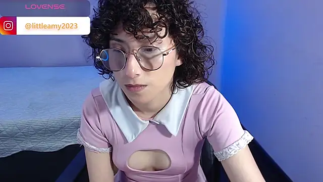 Snapshot of little__amy_ chatting on January 29, 2025, 7:00 pm little amy online show from January 29, 2025, 7:00 pm