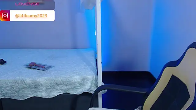 Snapshot of little__amy_ chatting on January 30, 2025, 8:21 pm little amy online show from January 30, 2025, 8:21 pm