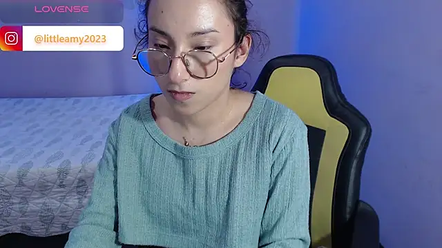 Snapshot of little__amy_ chatting on February 4, 2025, 9:10 pm little amy online show from February 4, 2025, 9:10 pm
