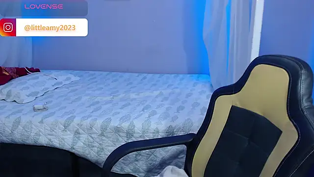 Snapshot of little__amy_ chatting on February 6, 2025, 2:33 am little amy online show from February 6, 2025, 2:33 am