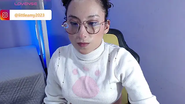 Snapshot of little__amy_ chatting on March 21, 2025, 12:18 am little amy online show from March 21, 2025, 12:18 am