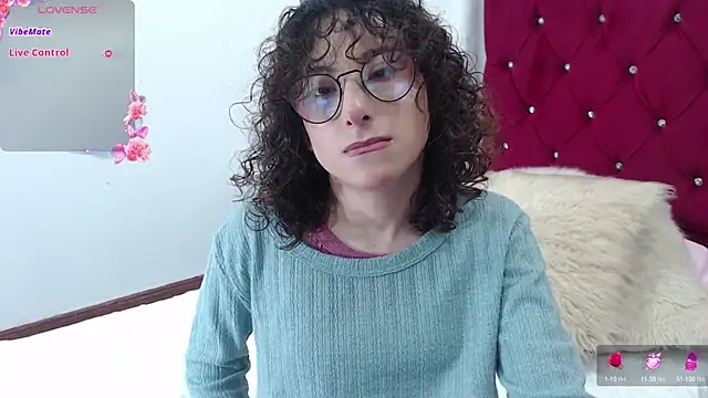 Snapshot of little__amy_ chatting on September 16, 2025, 9:16 pm little amy online show from September 16, 2025, 9:16 pm