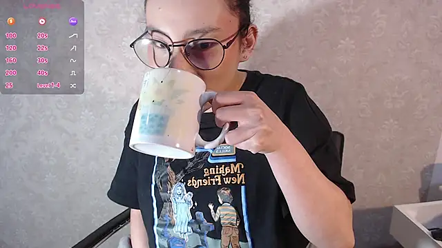 little  amy  online show from November 8, 2025, 8:40 pm