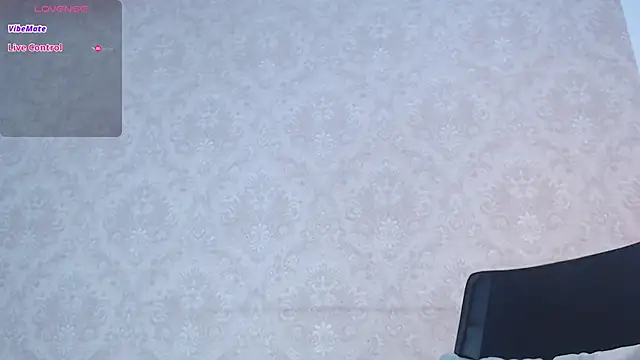 little  amy  online show from November 12, 2025, 7:35 pm