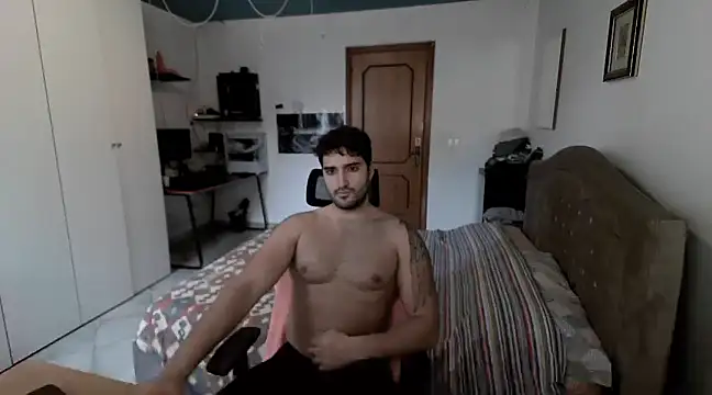 Snapshot of Alexox02 chatting on December 11, 2024, 2:44 pm Alexox02 online show from December 11, 2024, 2:44 pm