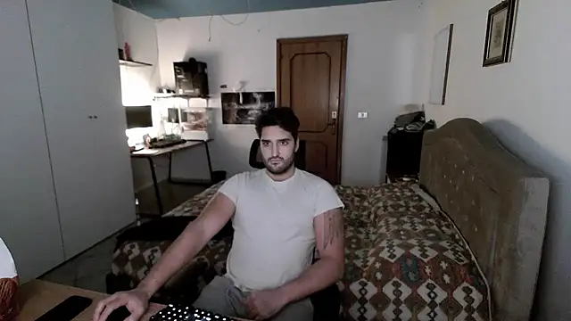 Snapshot of Alexox02 chatting on December 12, 2024, 7:48 pm Alexox02 online show from December 12, 2024, 7:48 pm