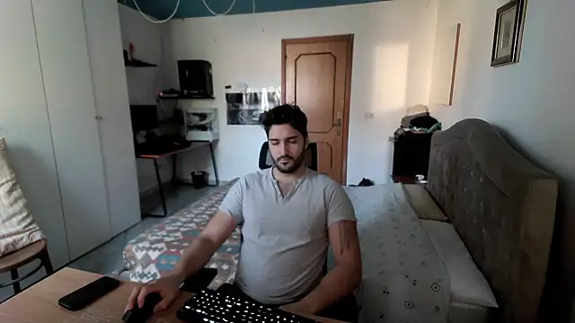 Snapshot of Alexox02 chatting on December 19, 2024, 10:34 am Alexox02 online show from December 19, 2024, 10:34 am