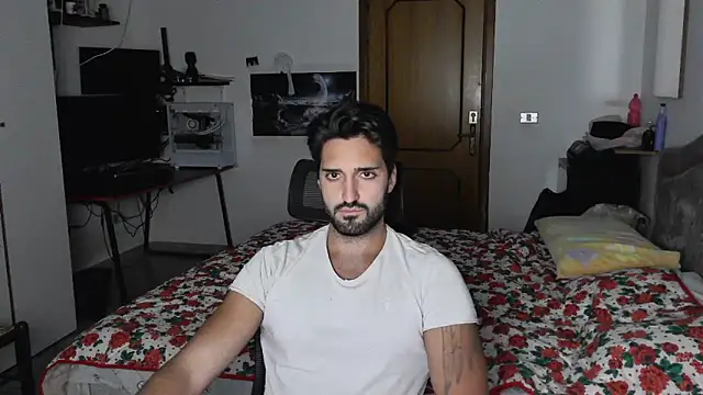 Snapshot of Alexox02 chatting on October 7, 2025, 5:54 pm Alexox02 online show from October 7, 2025, 5:54 pm