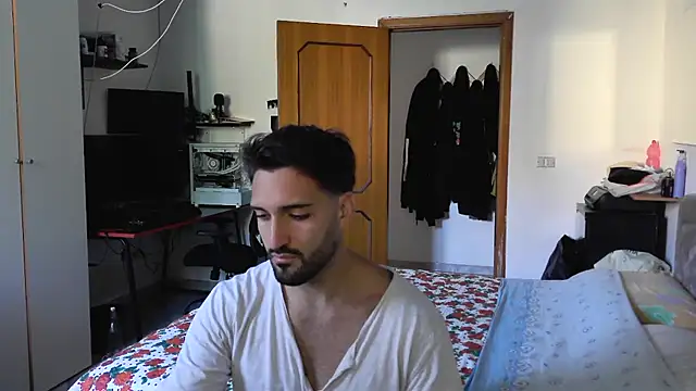 Snapshot of Alexox02 chatting on October 9, 2025, 10:57 am Alexox02 online show from October 9, 2025, 10:57 am