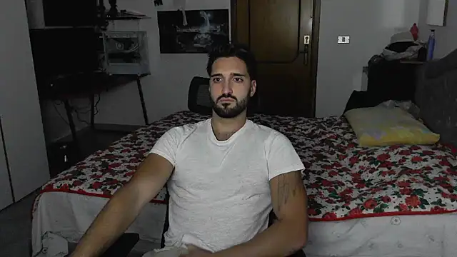 Snapshot of Alexox02 chatting on October 13, 2025, 5:57 pm Alexox02 online show from October 13, 2025, 5:57 pm