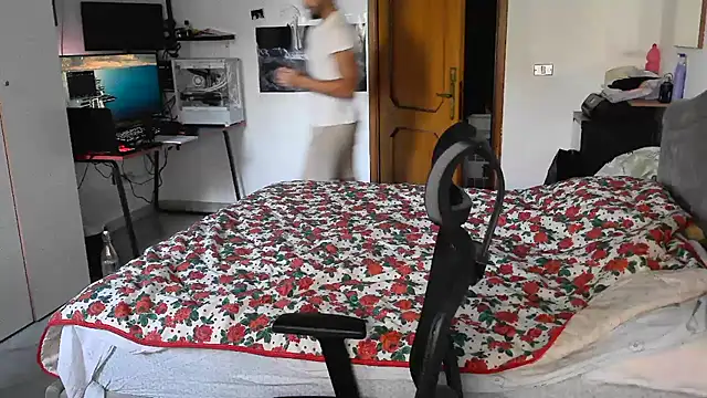 Snapshot of Alexox02 chatting on October 15, 2025, 3:23 pm Alexox02 online show from October 15, 2025, 3:23 pm