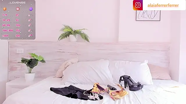 Alaia Ferrer  online show from January 29, 2025, 8:35 pm