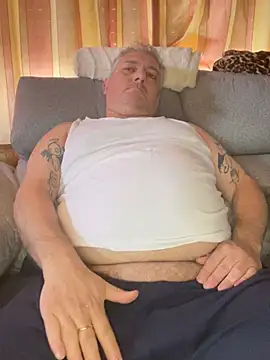 Snapshot of Russirayu chatting on February 27, 2025, 3:26 pm Russirayu online show from February 27, 2025, 3:26 pm