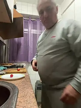 Snapshot of Russirayu chatting on March 22, 2025, 7:53 pm Russirayu online show from March 22, 2025, 7:53 pm