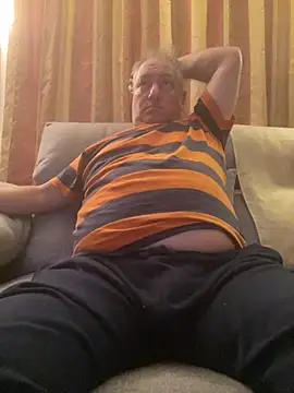 Snapshot of Russirayu chatting on November 15, 2025, 11:10 pm Russirayu online show from November 15, 2025, 11:10 pm