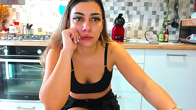 EveEvian online show from October 11, 2025, 8:35 am