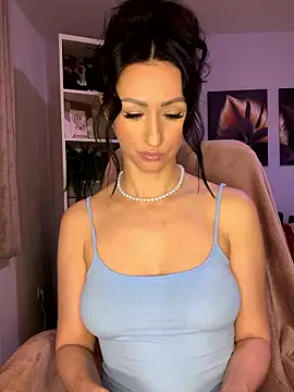 Snapshot of KatyEvanss chatting on October 14, 2025, 5:14 pm KatyEvanss online show from October 14, 2025, 5:14 pm