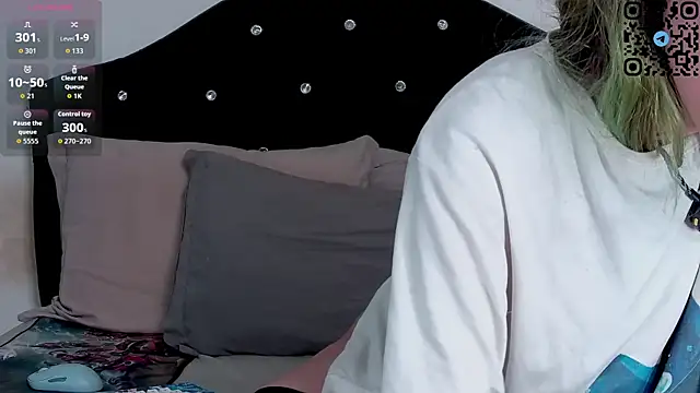 nonawhitemm online show from November 28, 2025, 12:02 am