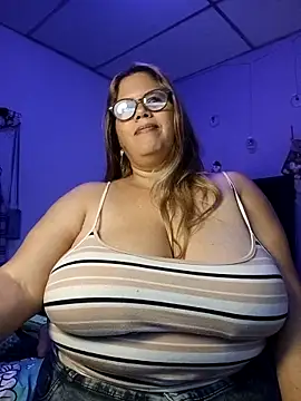 EllisW8 online show from November 11, 2025, 11:54 am