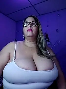 EllisW8 online show from December 5, 2025, 12:03 pm