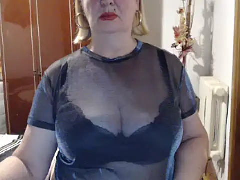 Secretfox online show from October 13, 2025, 4:12 am