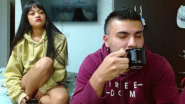 Snapshot of 2ScarletandRyan8 chatting on December 21, 2024, 10:06 am 2ScarletandRyan8 online show from December 21, 2024, 10:06 am