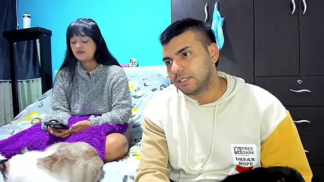 2ScarletandRyan8 online show from November 5, 2025, 10:04 am