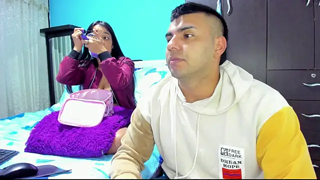 2ScarletandRyan8 online show from November 28, 2025, 10:07 am