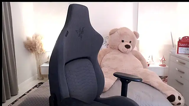 Smileyouarehere online show from January 27, 2025, 12:12 am