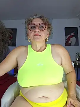 Snapshot of evelin_hott chatting on January 13, 2026, 3:45 am evelin hott online show from January 13, 2026, 3:45 am
