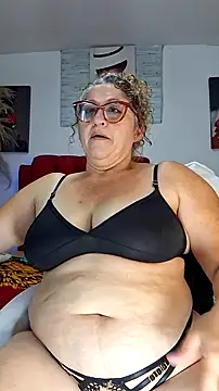 Snapshot of evelin_hott chatting on February 24, 2026, 4:32 am evelin hott online show from February 24, 2026, 4:32 am